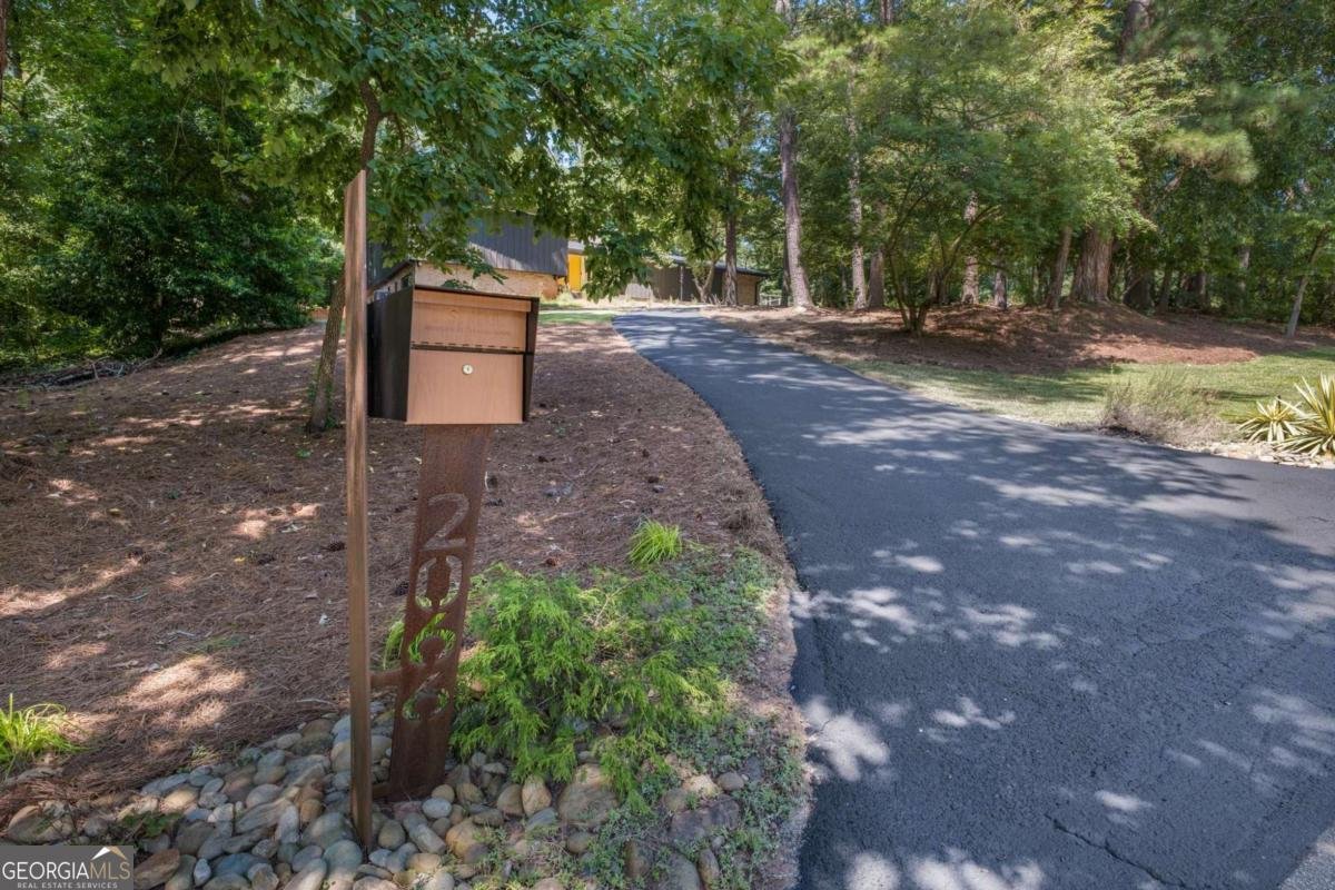 2066 Fairgreen Drive Tucker - 61