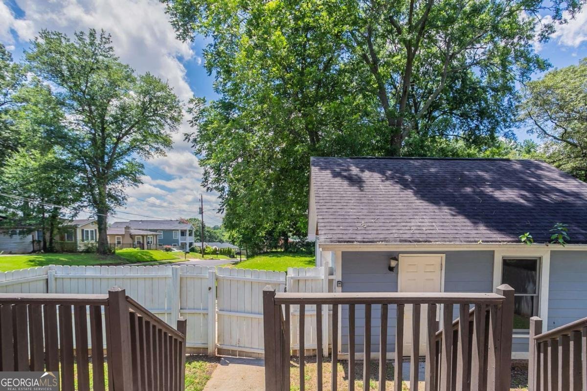 3559 Victoria Street Atlanta - 20