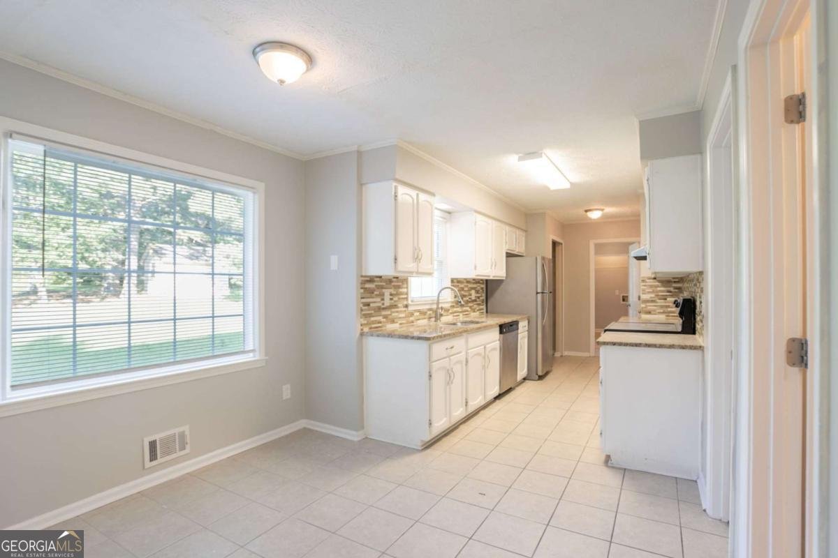 115 Fayette Court Fayetteville - 18