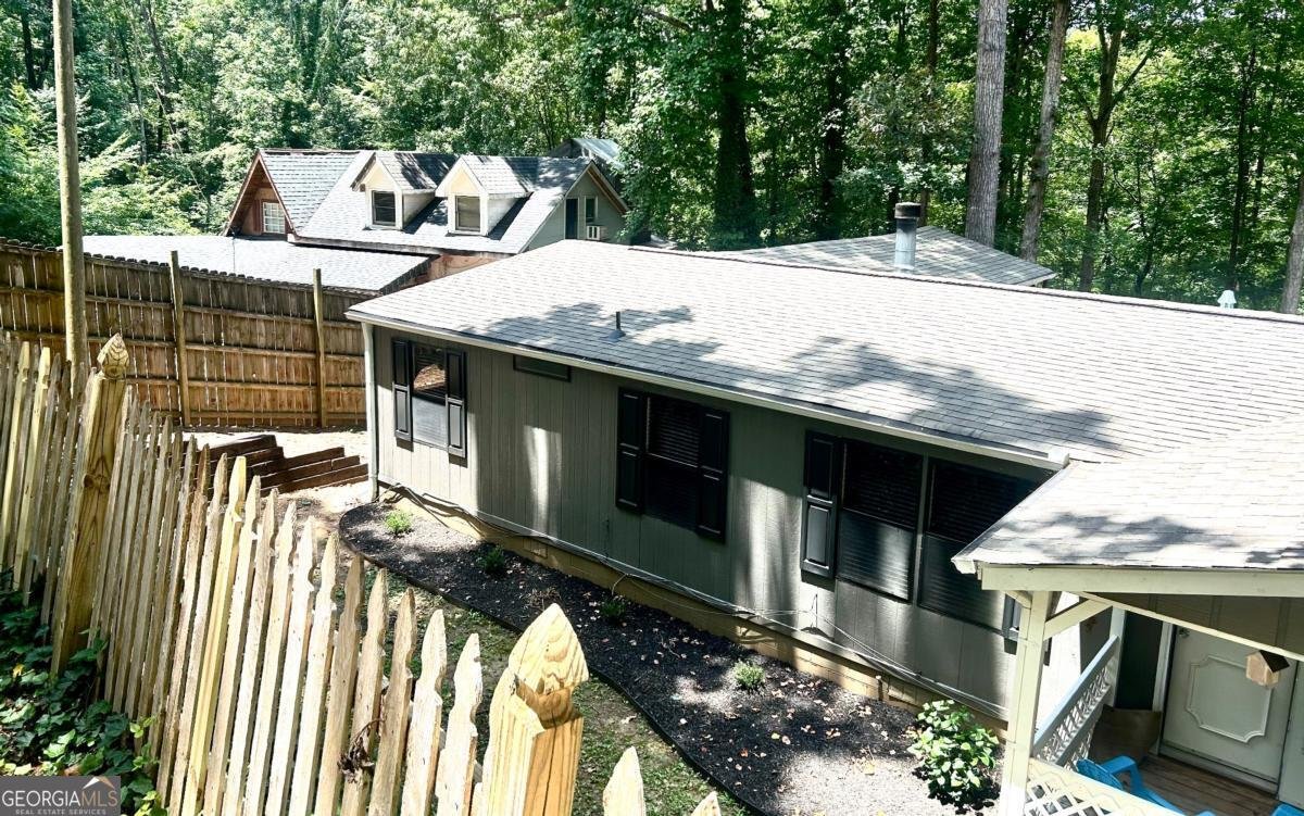 6695 Thunder Trail Gainesville - 44