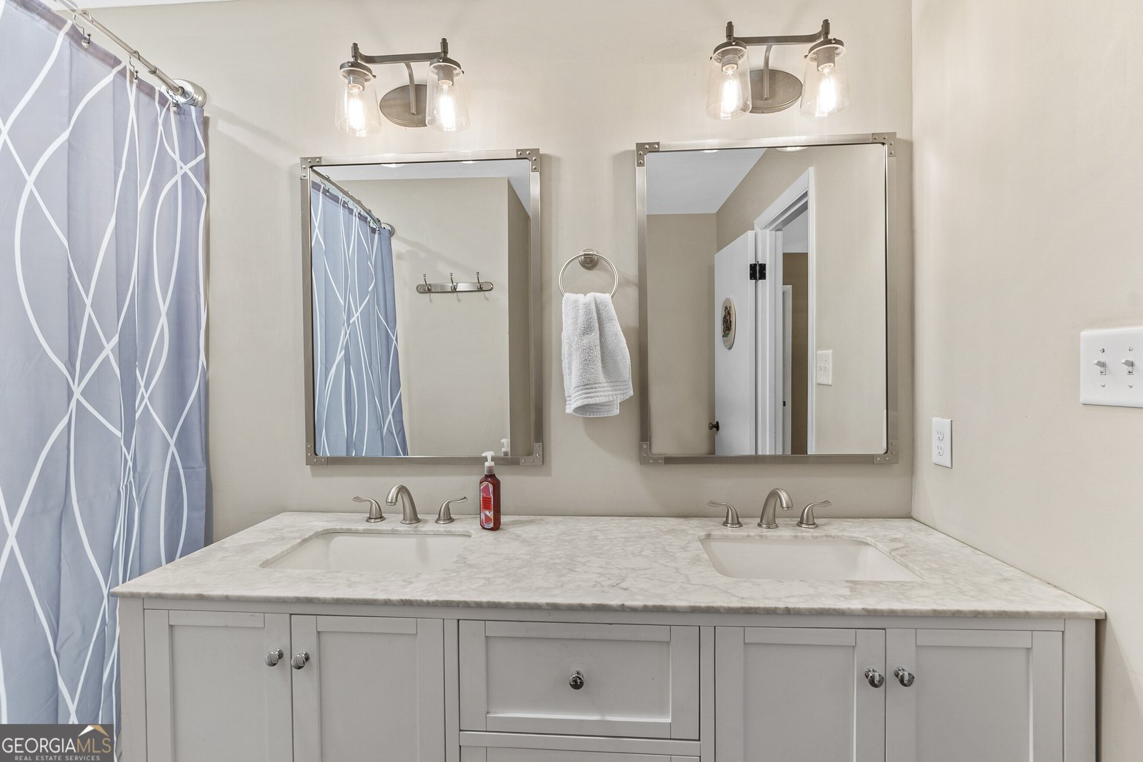 235 Colonial Drive Macon - 33