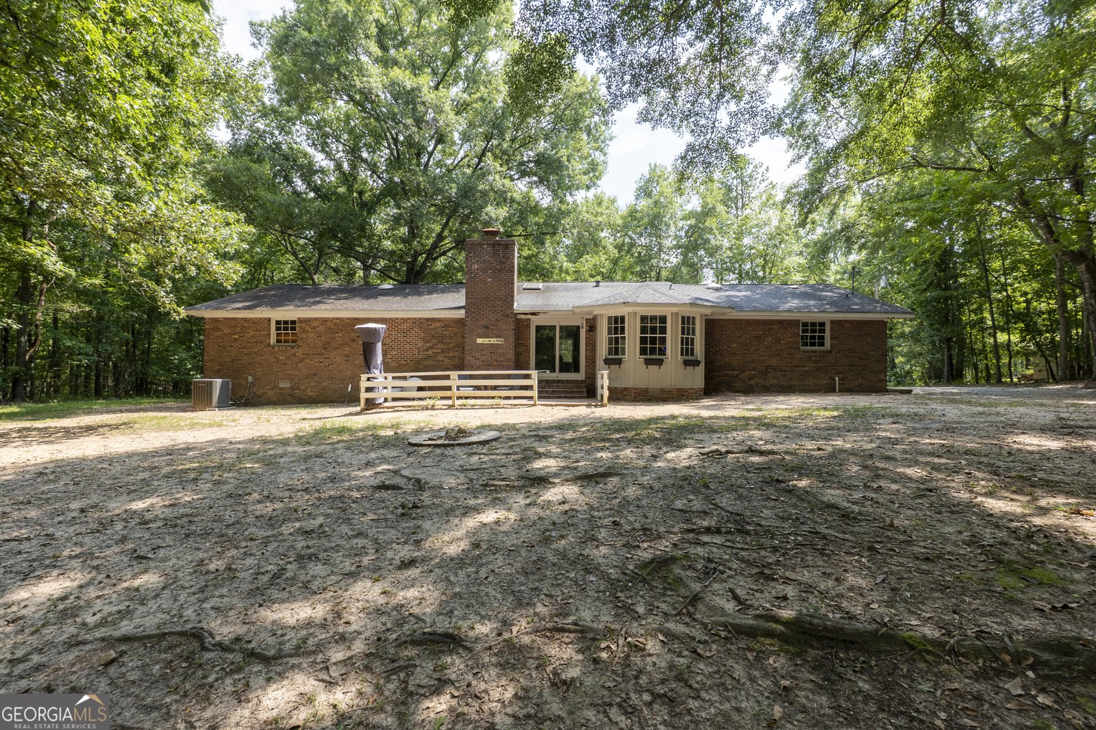 235 Colonial Drive Macon - 44