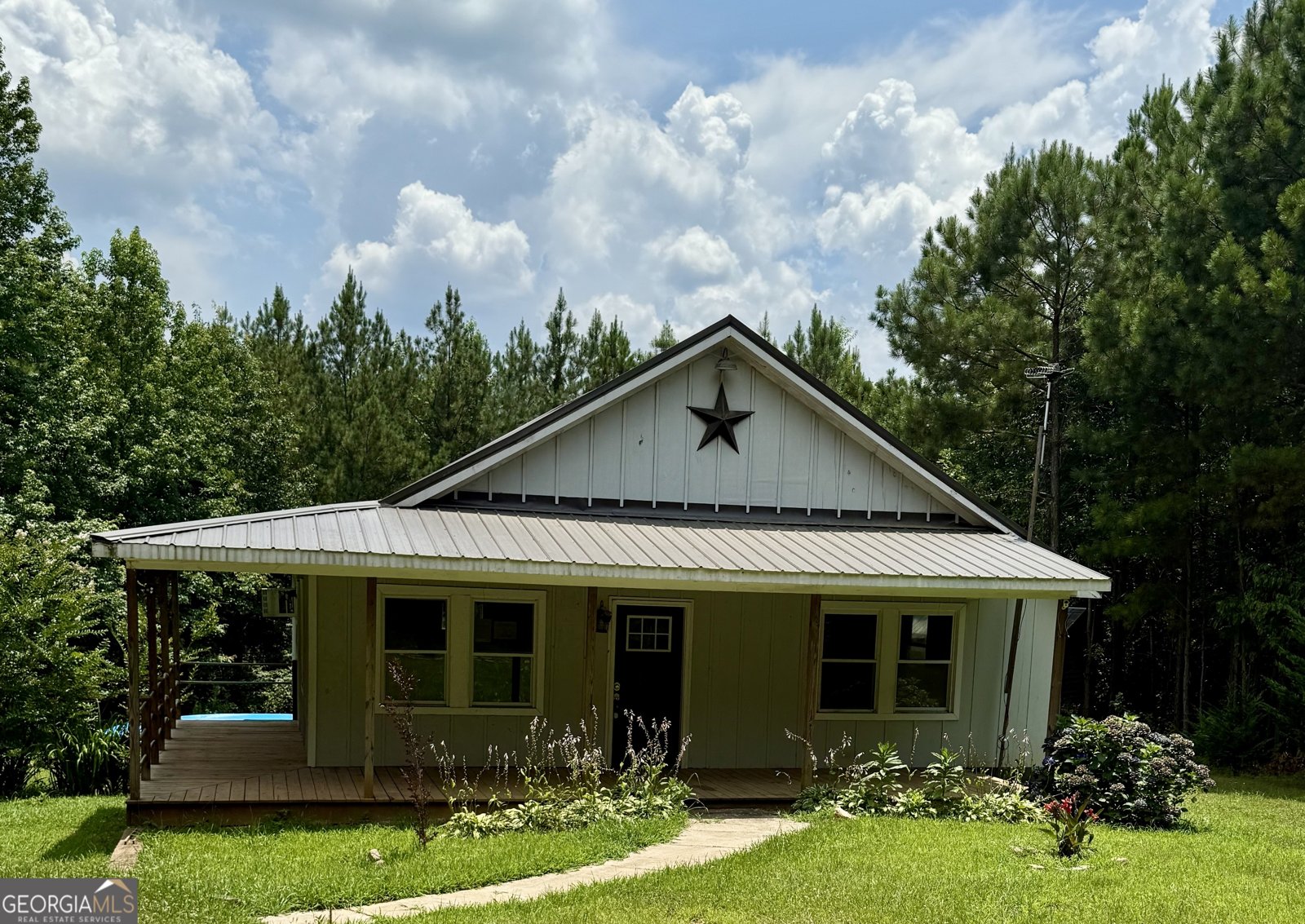 1061 Frances White Road Buchanan - 1