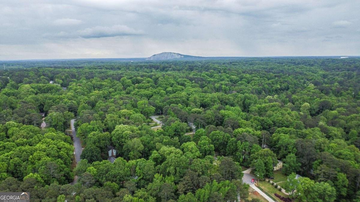 5500 Georgetown Trace Lilburn - 27