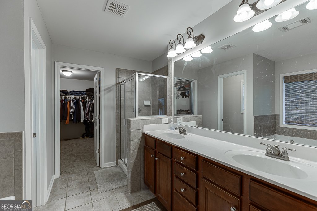 821 Sapphire Lane Sugar Hill - 2