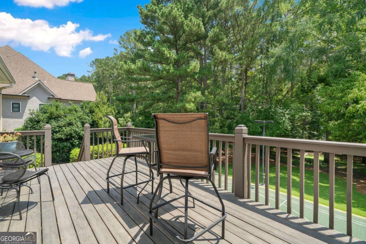 1060 FAIRWAY VALLEY Drive Woodstock - 2