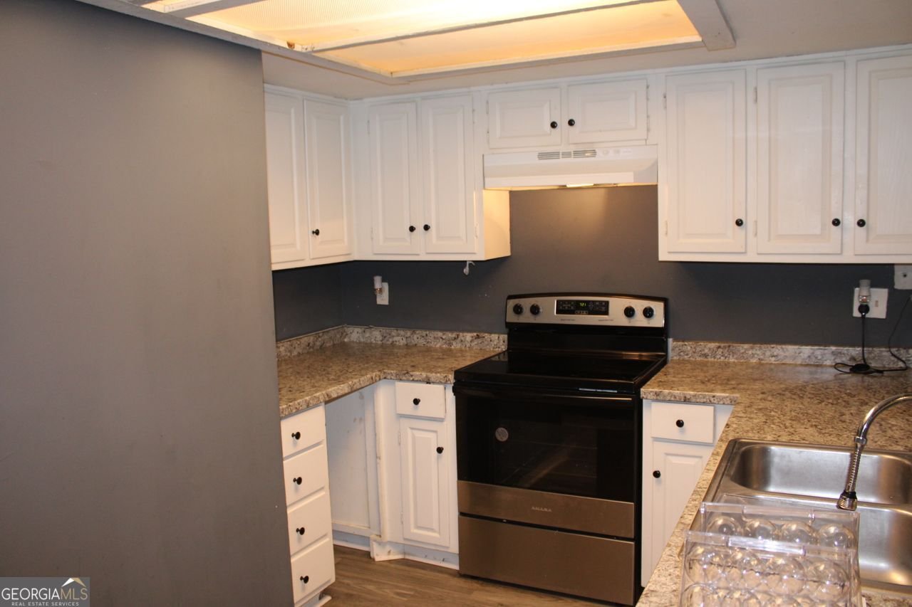 1159 VILLAGE MAIN Stone Mountain - 74