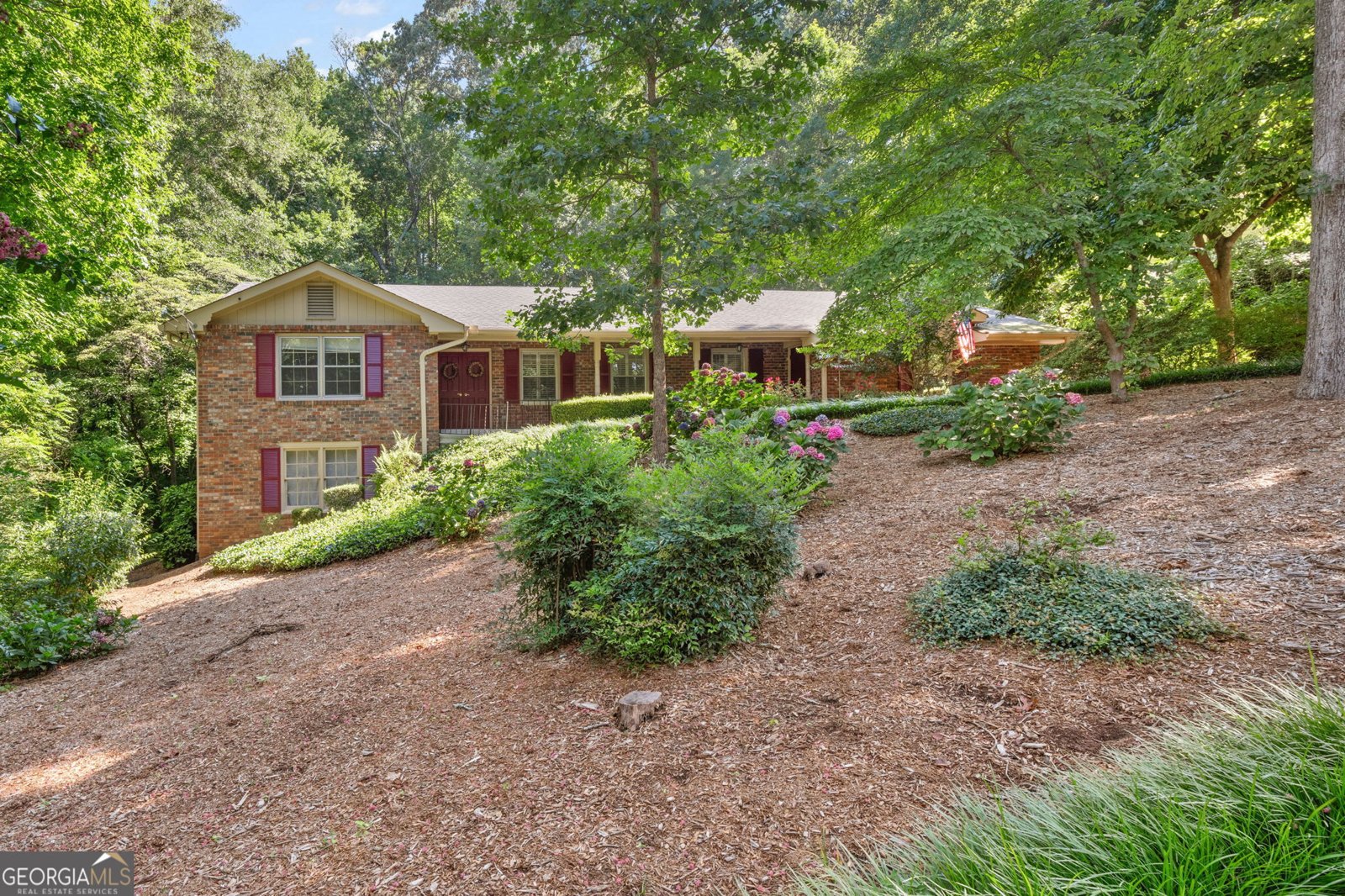 325 Knoll Woods Drive Roswell - 1