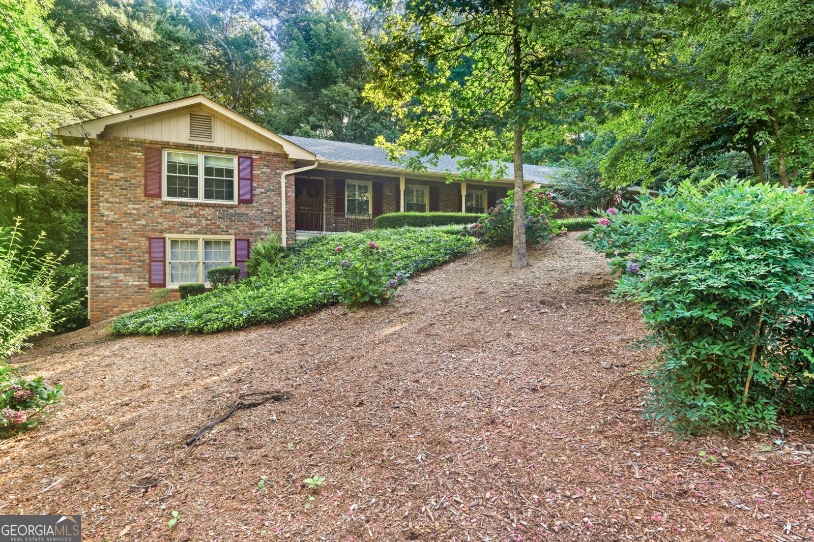 325 Knoll Woods Drive Roswell - 2