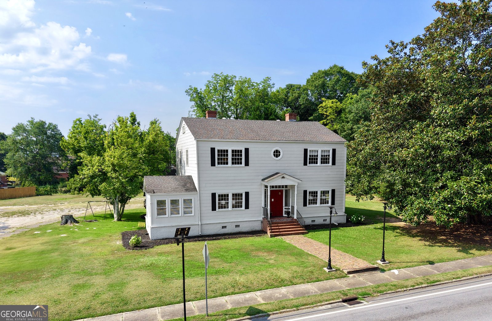 18046 Main Street Woodbury - 1