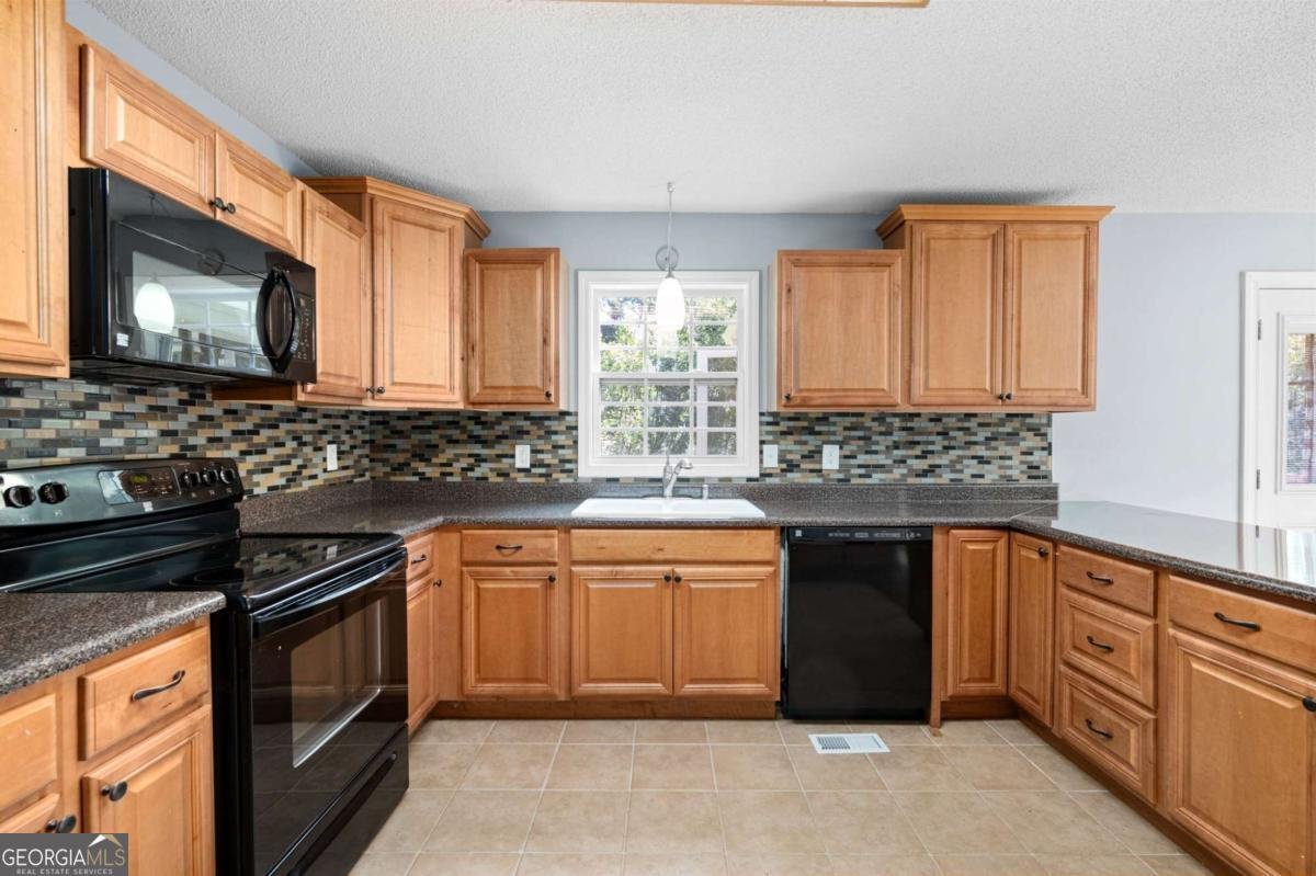40 Stratford Drive Douglasville - 11