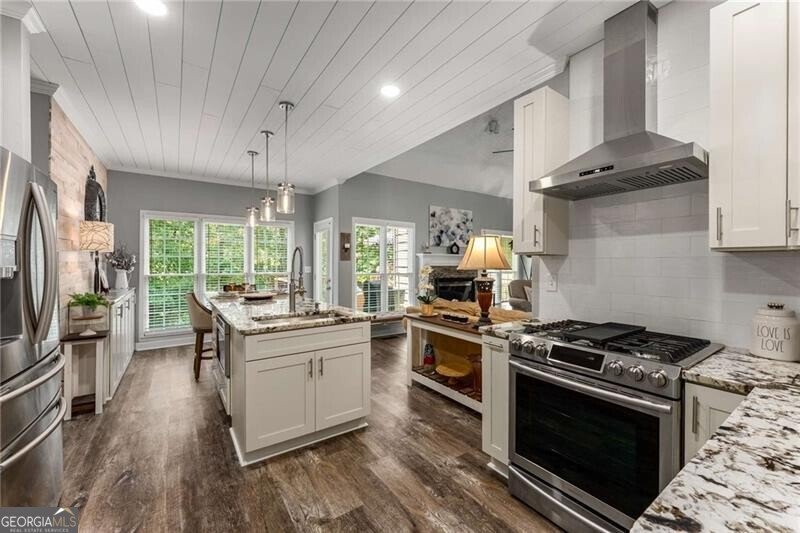 203 Powers Court Woodstock - 8
