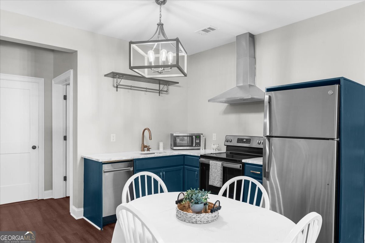 6806 Misty Cove Ln Flowery Branch - 1