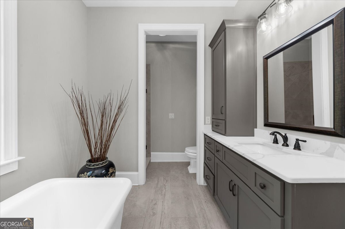 6806 Misty Cove Ln Flowery Branch - 45