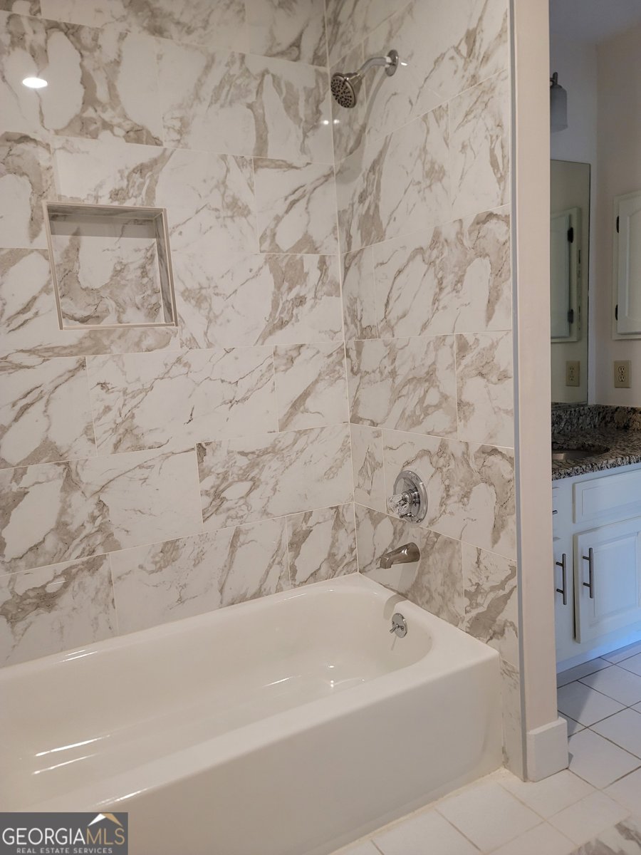 1221 Buttercup Court Lawrenceville - 41