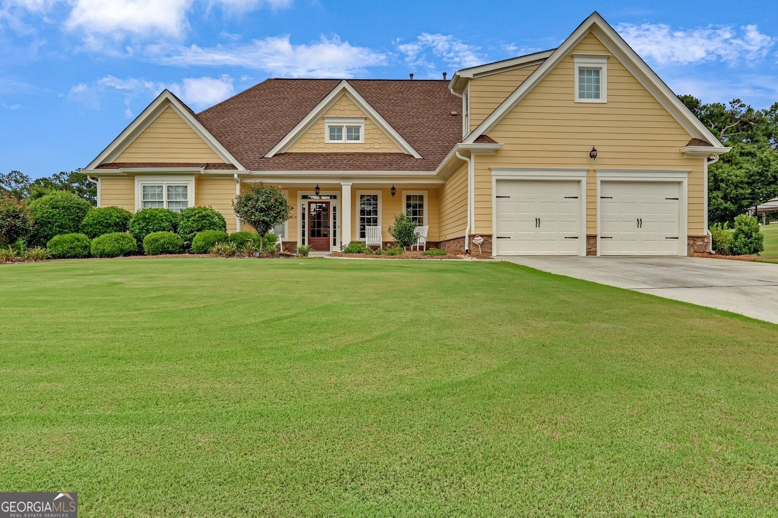 1006 Silver Thorne Drive Loganville - 1
