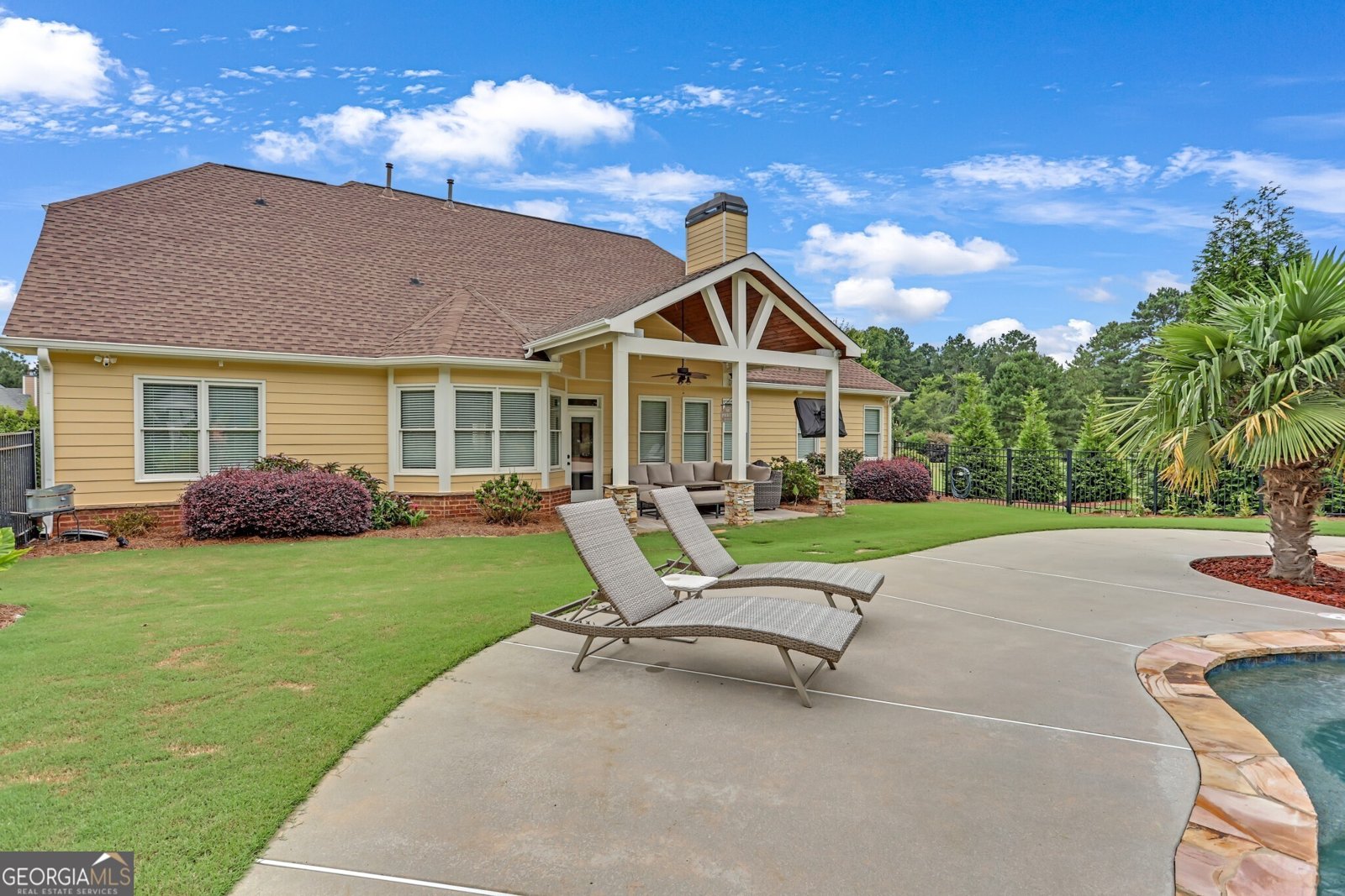 1006 Silver Thorne Drive Loganville - 32