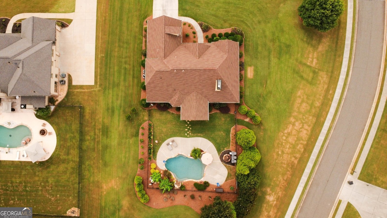 1006 Silver Thorne Drive Loganville - 38