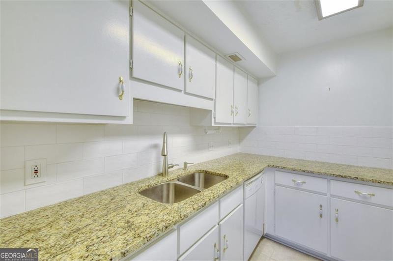 425 Mount Vernon Highway Sandy Springs - 34