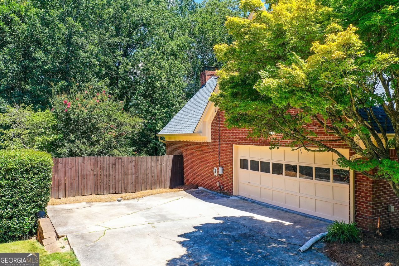 5163 Charlemagne Way Lilburn - 56