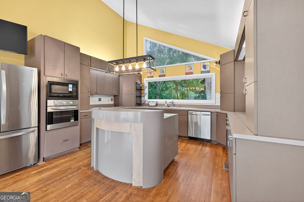 415 Spruce Lane Lane Monroe - 11