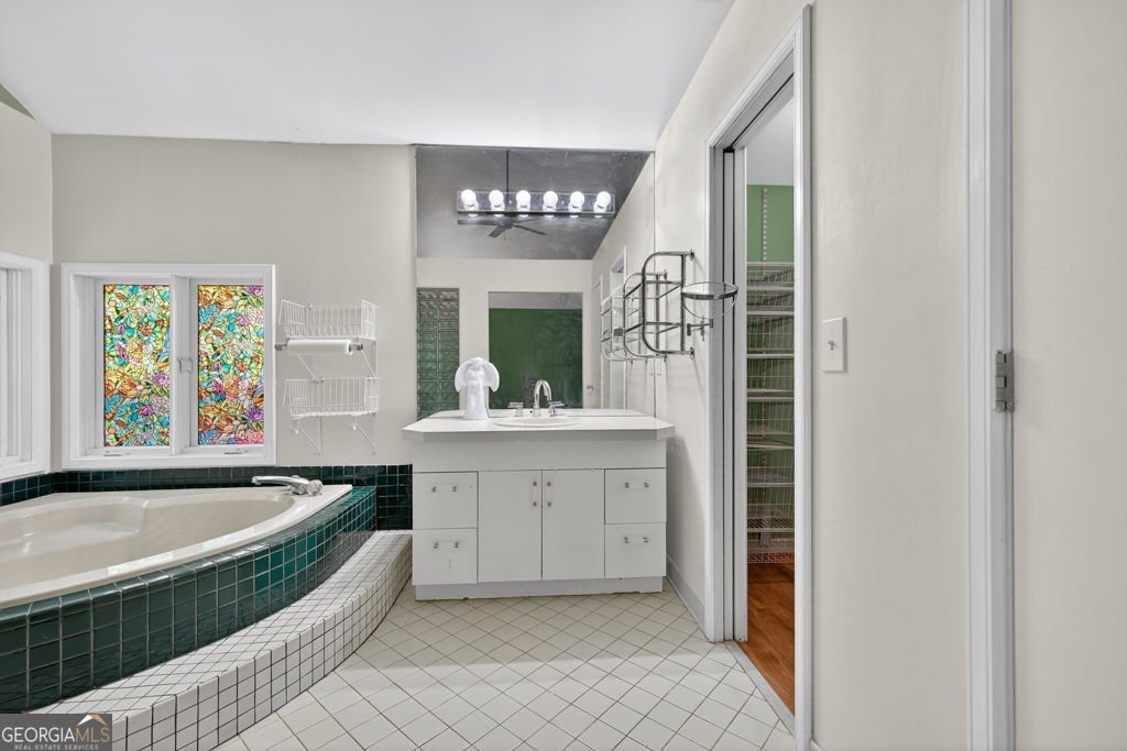 415 Spruce Lane Lane Monroe - 20