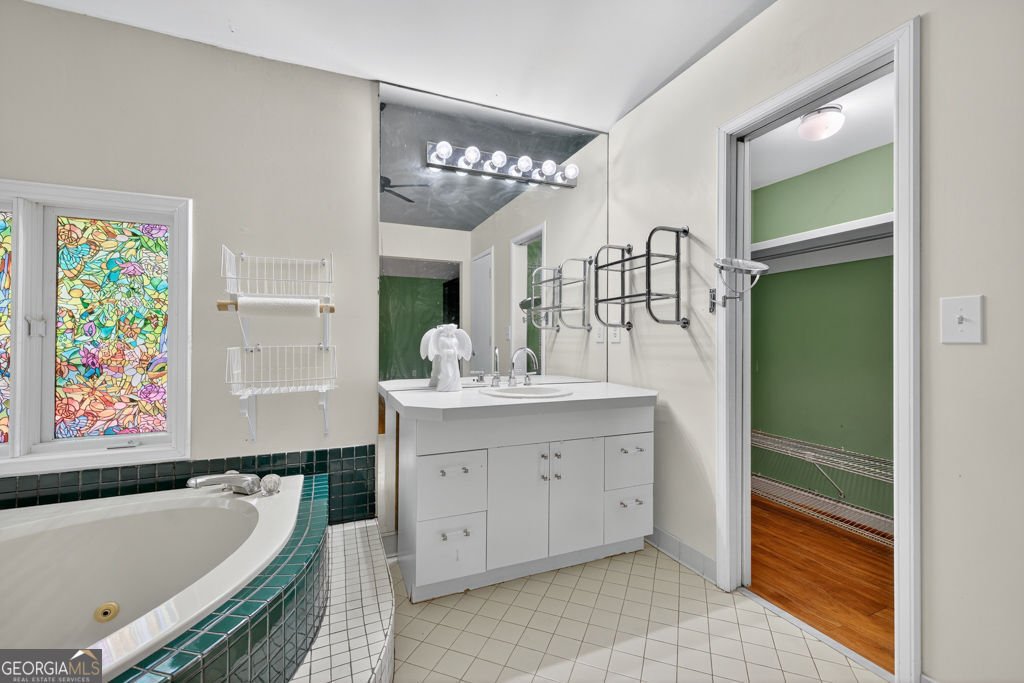 415 Spruce Lane Lane Monroe - 22