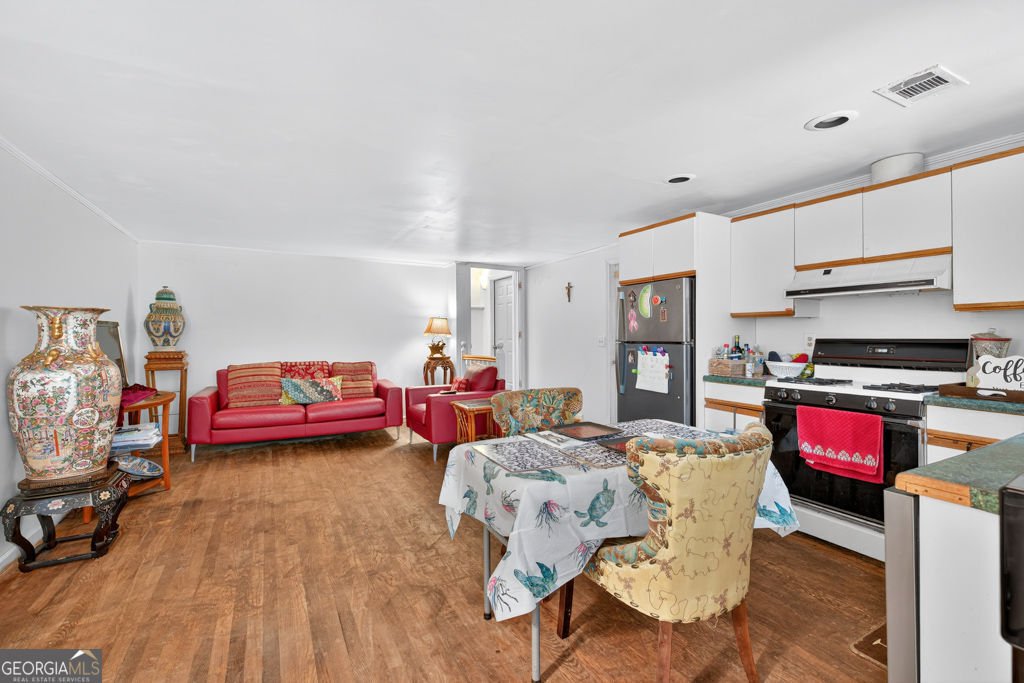 415 Spruce Lane Lane Monroe - 32