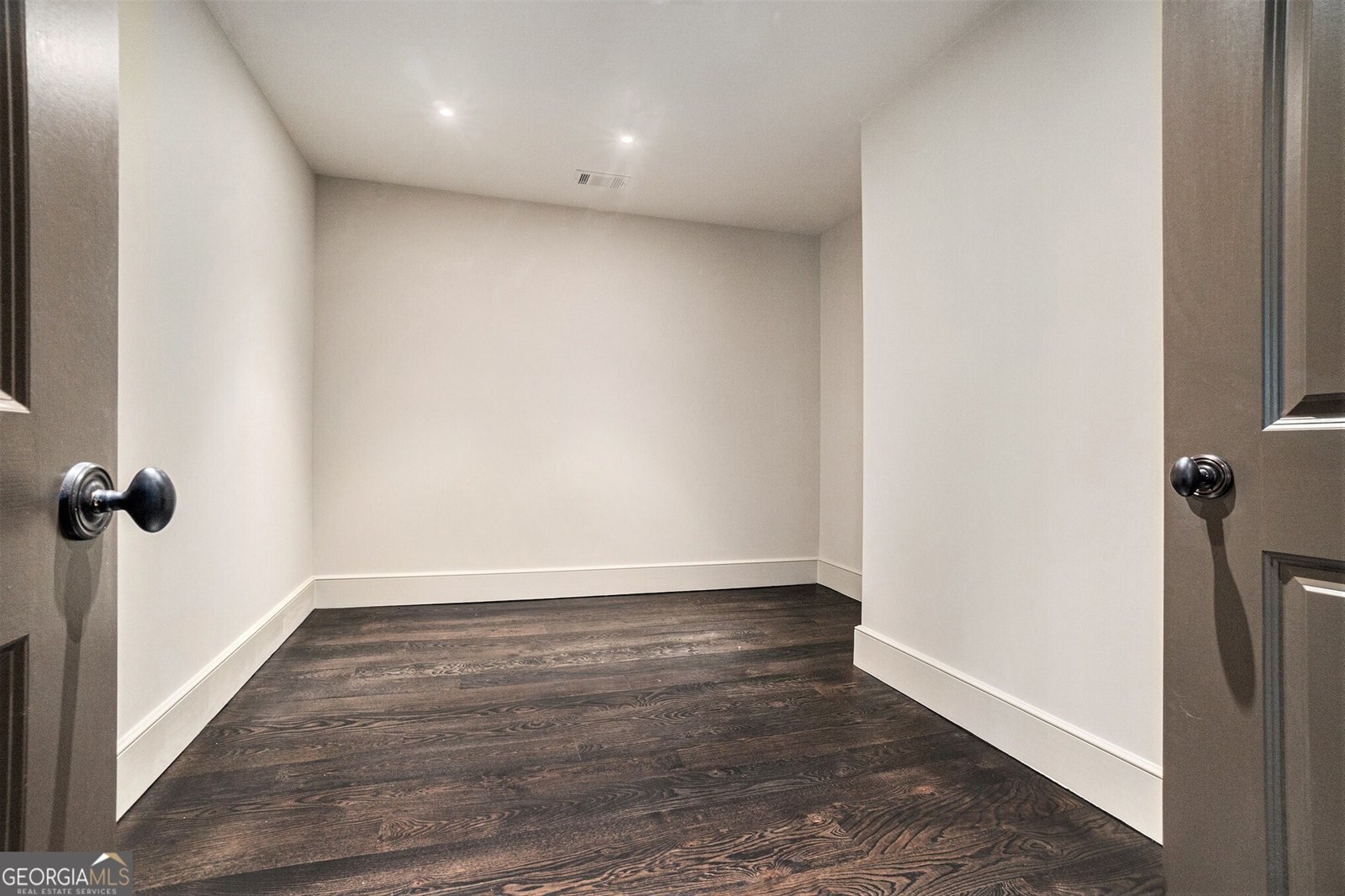 615 Colebrook Court Sandy Springs - 29