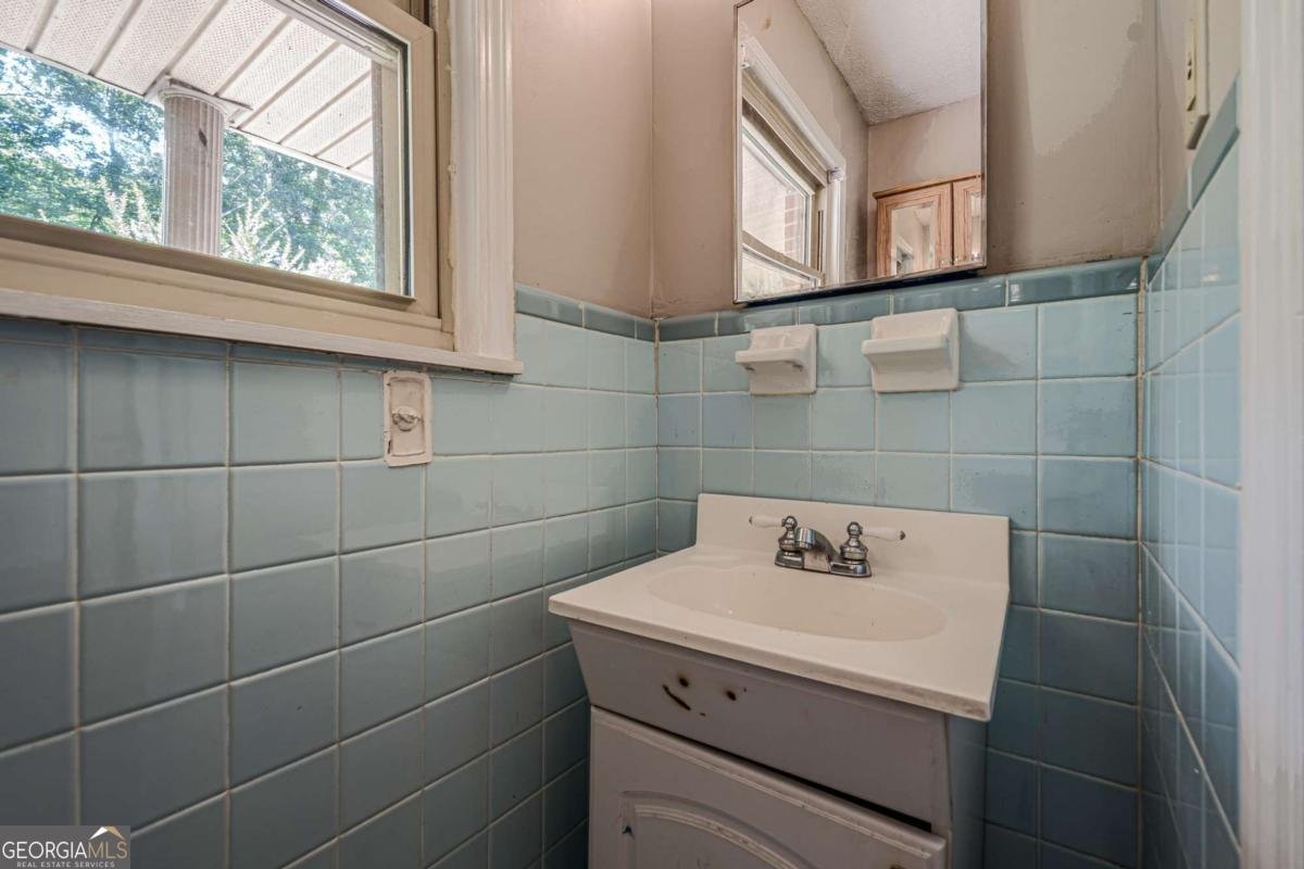 151 Ridgeway Road Canton - 48