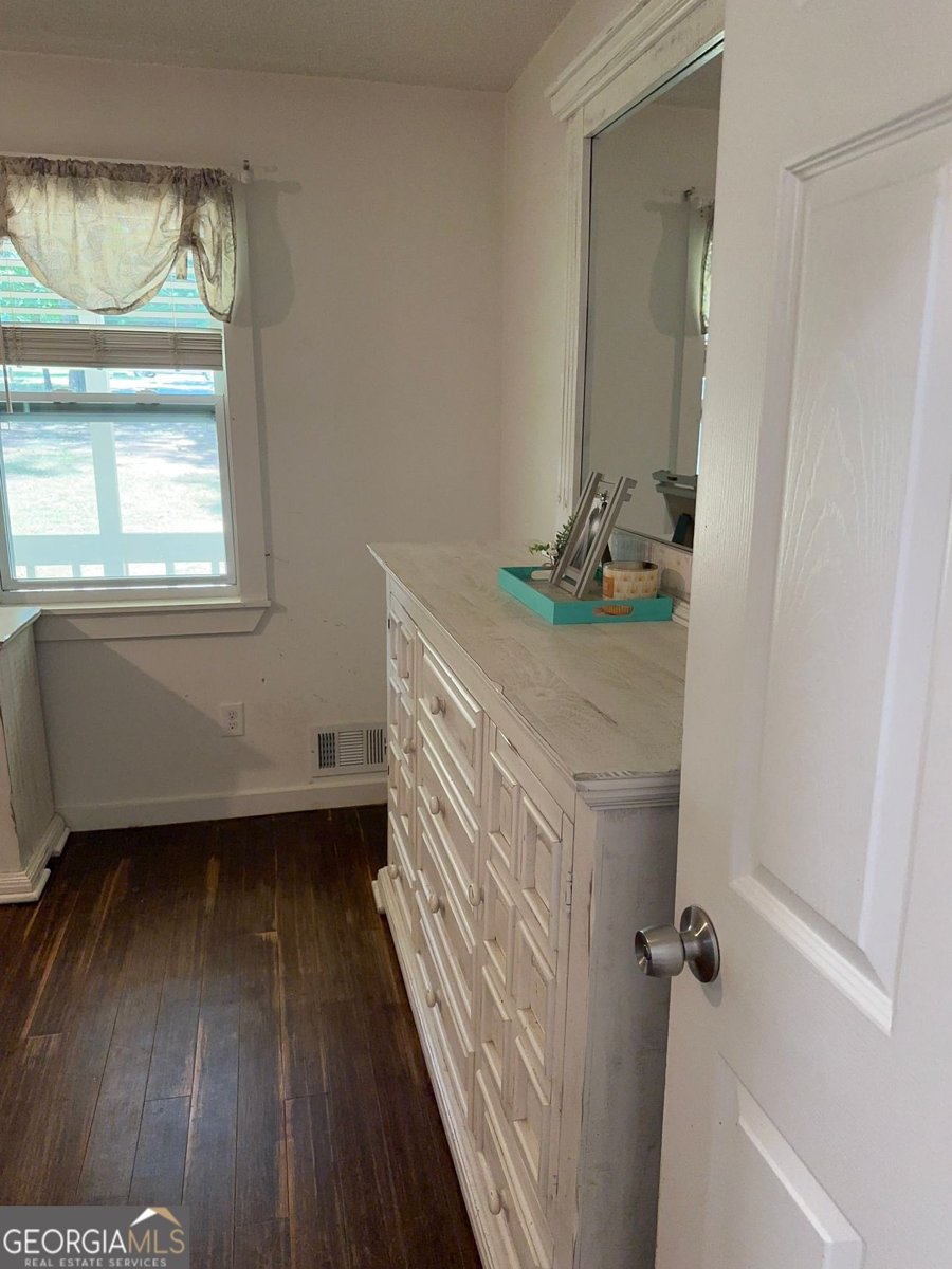 211 OWENS Road Dallas - 12