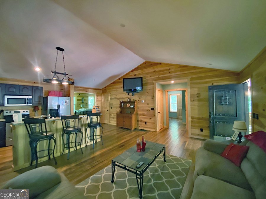 200 Lake View Drive Lavonia - 3