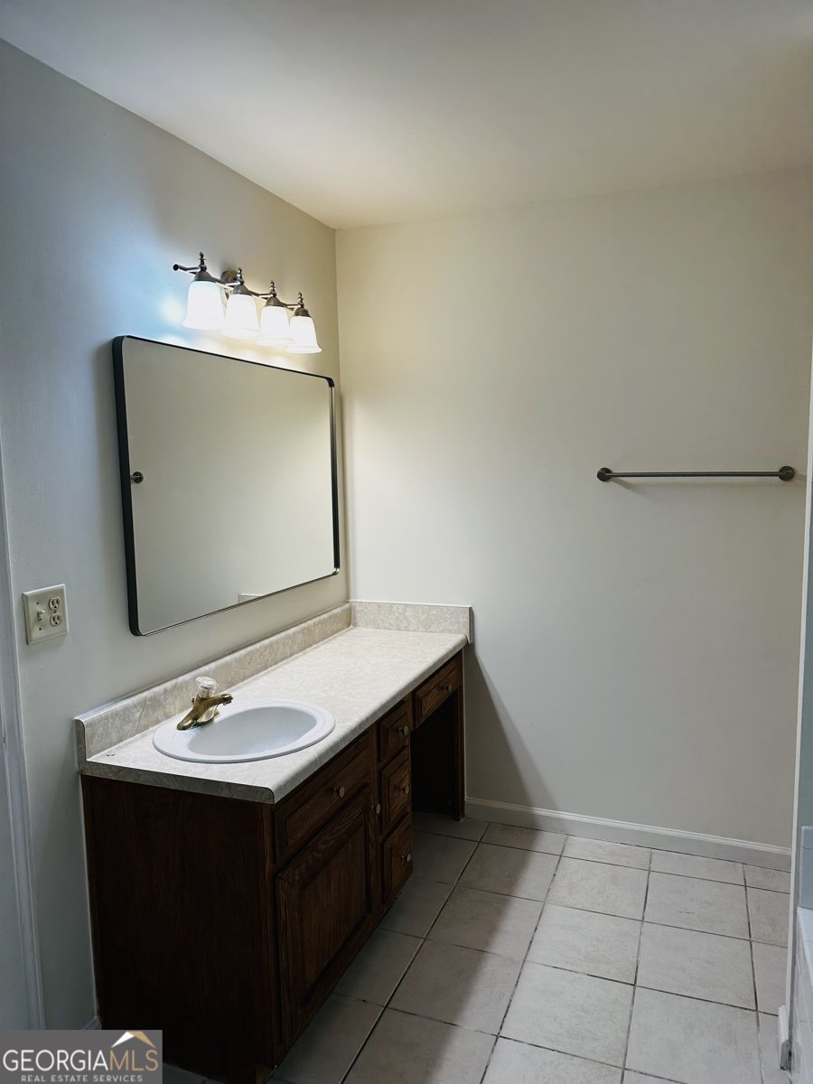 12264 Crestwood Court Fayetteville - 14