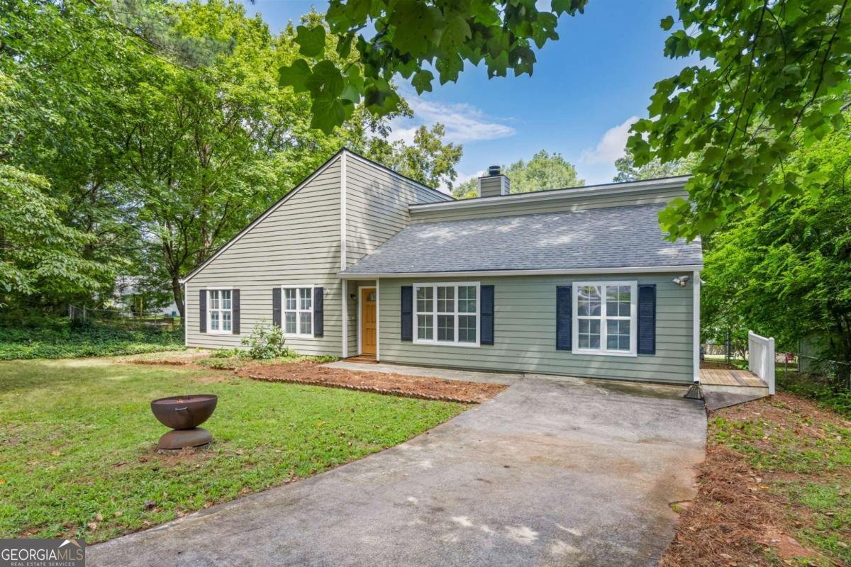 503 Azalea Court Woodstock - 2