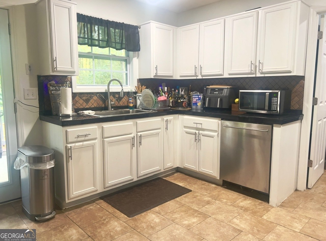 6840 Hiddenlake Drive Rex - 6