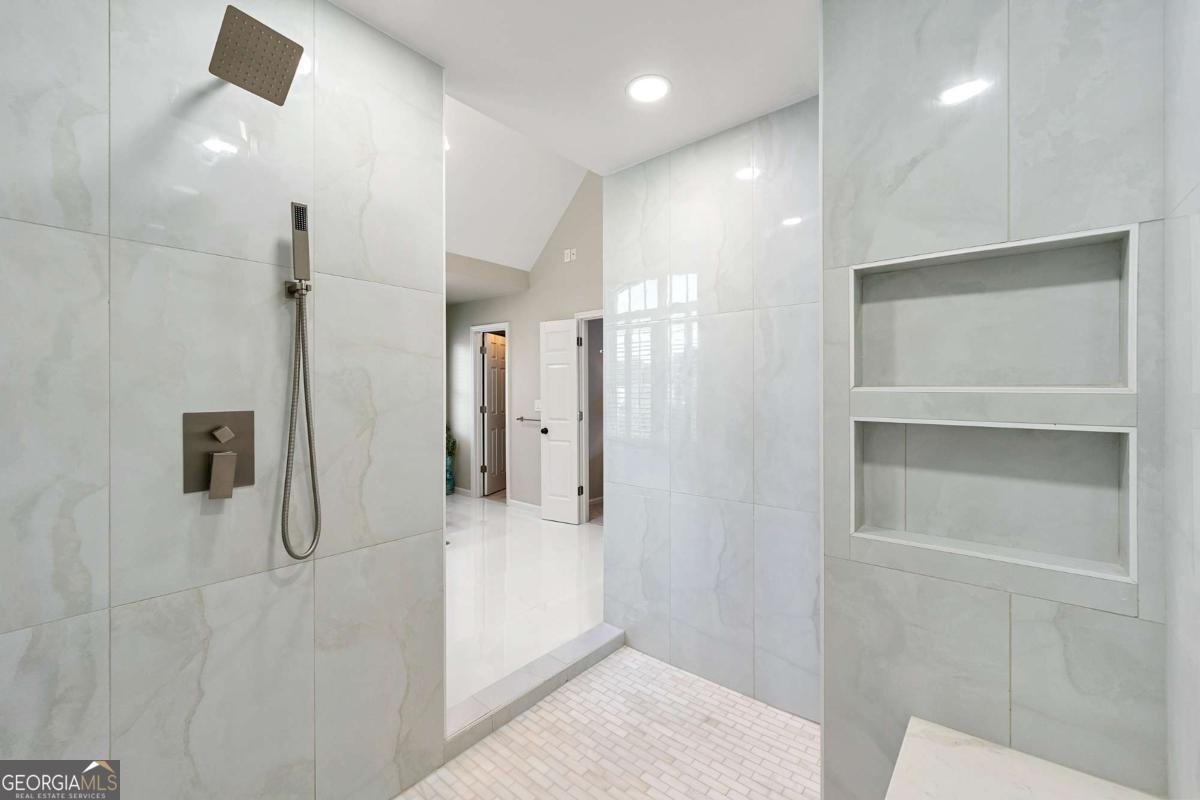 2205 Dunbar Trail Smyrna - 33