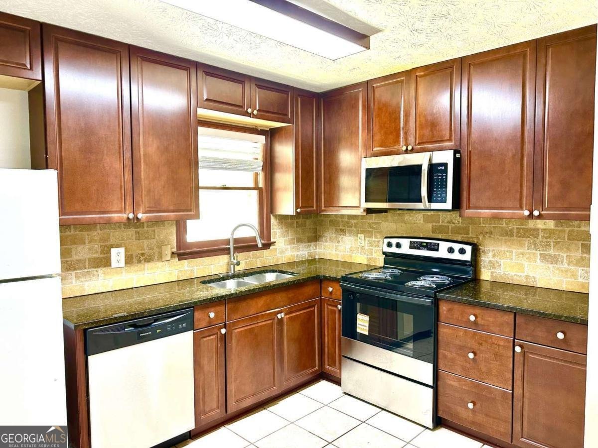 1403 Lakemont Drive Grayson - 10