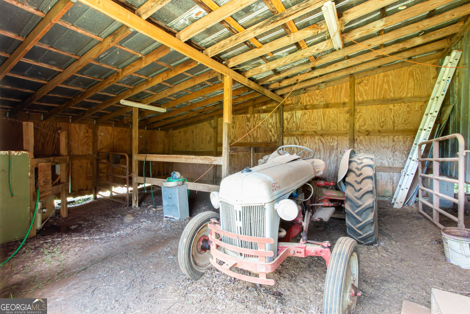2345 Seagraves Mill Road Hull - 16
