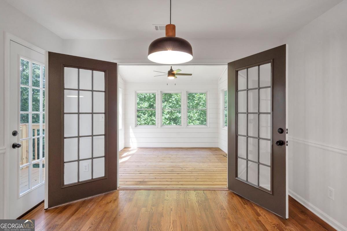 5523 River Valley Way Flowery Branch - 1