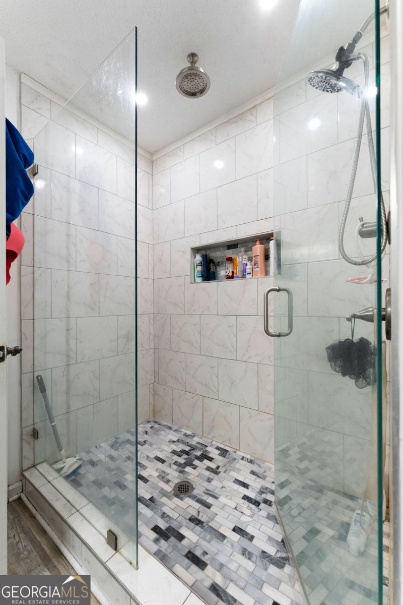 12 Graystone Drive White - 10