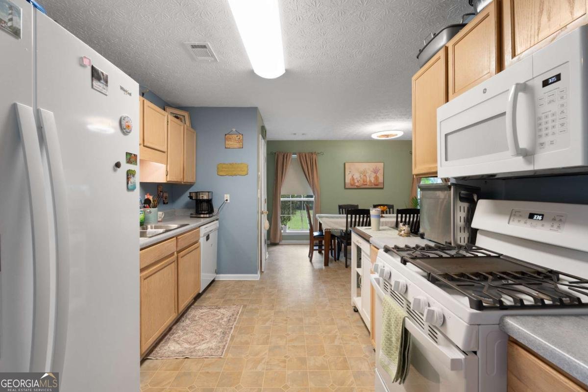 395 Timber Top Drive Stockbridge - 4
