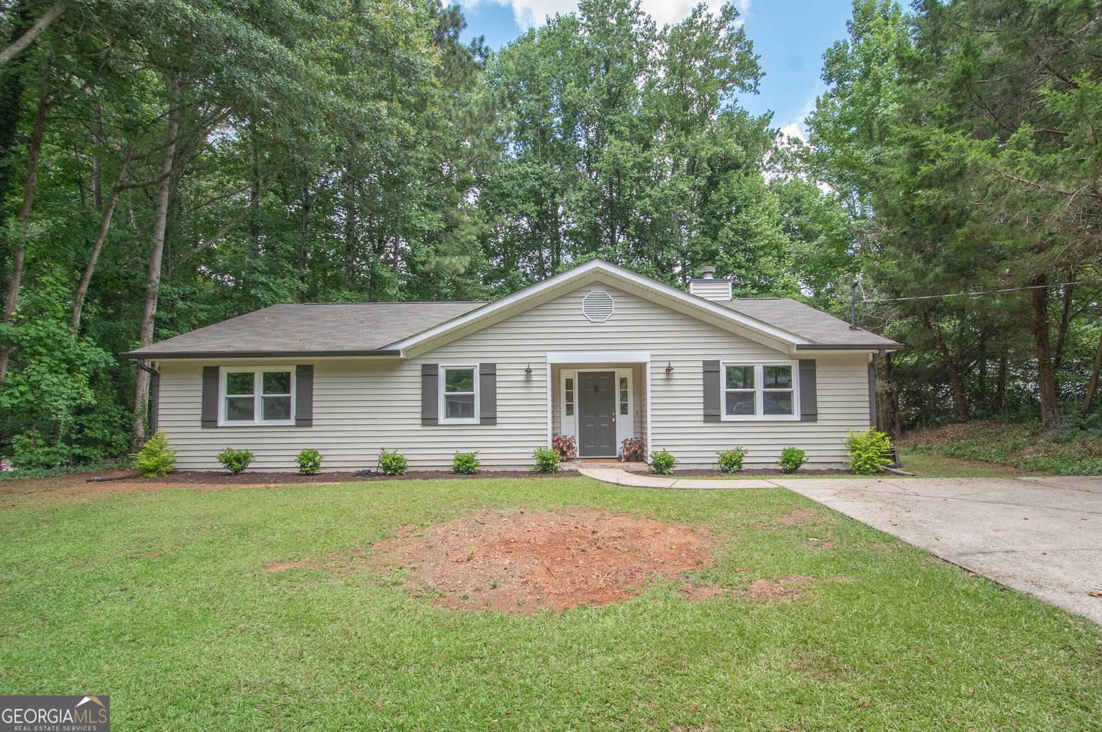 37 Lynn Circle Newnan - 1
