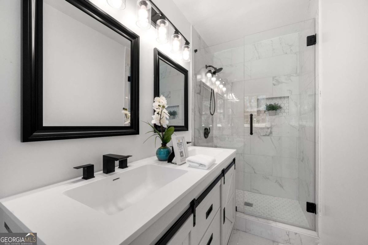 2277 Cloverdale Drive Atlanta - 8