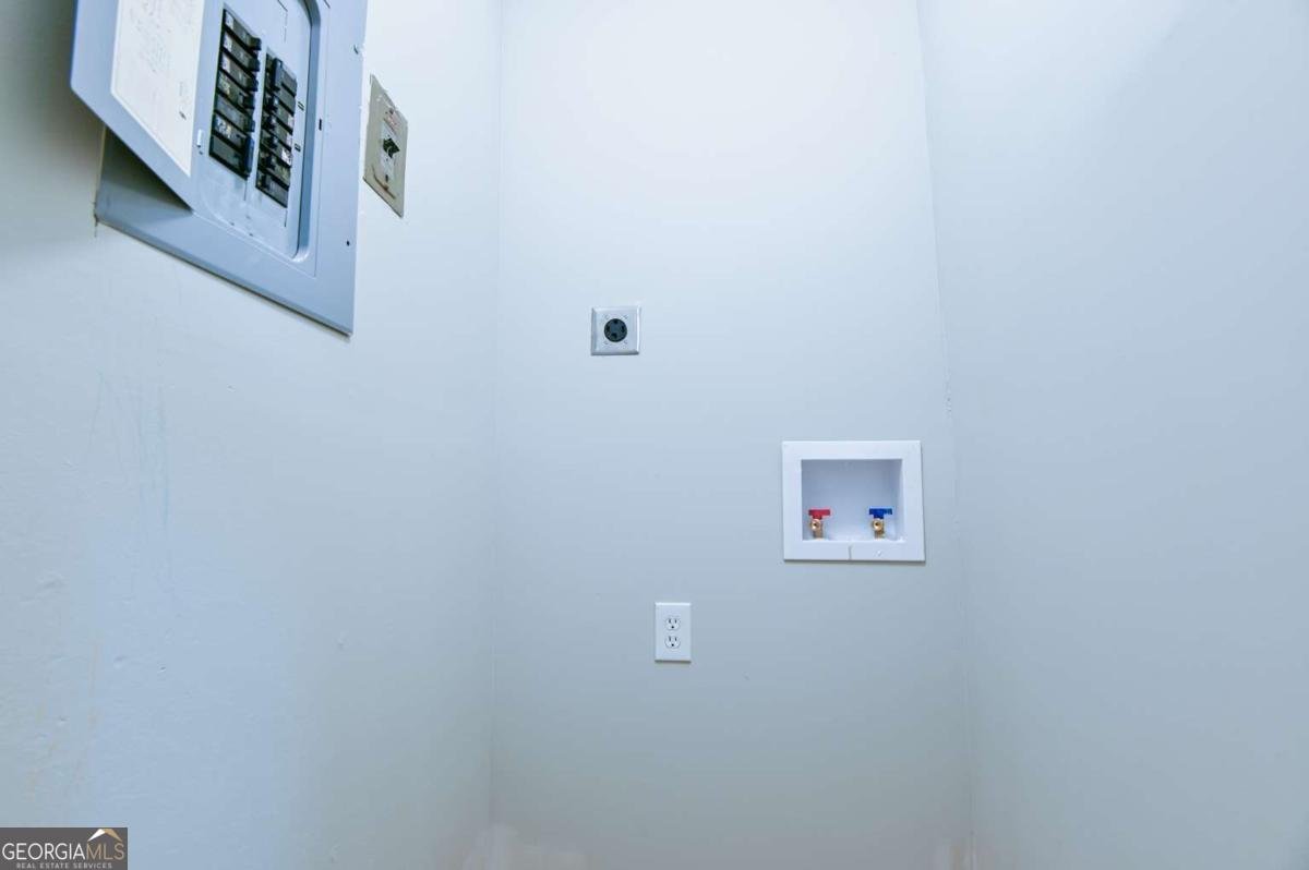 4742 West Drive Forest Park - 32
