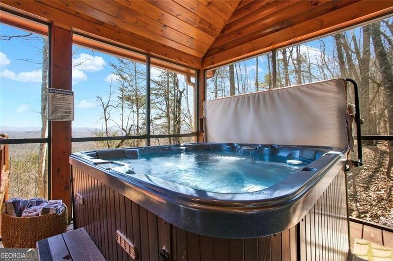 520 SUNROCK MOUNTAIN Road Blue Ridge - 28