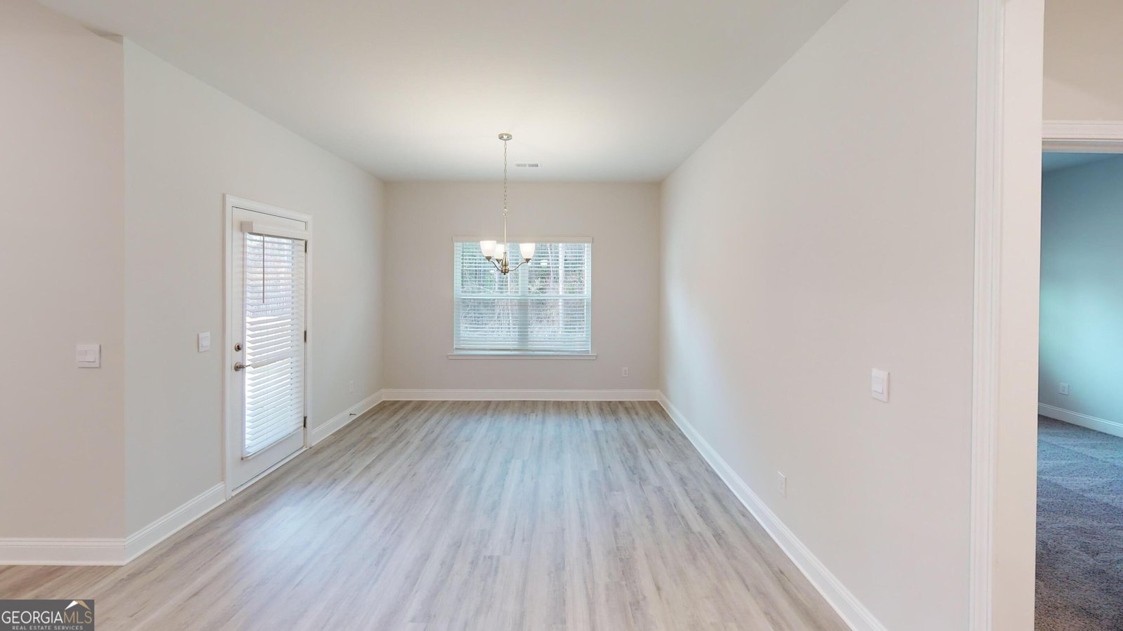 1023 Holliday Pass Griffin - 12