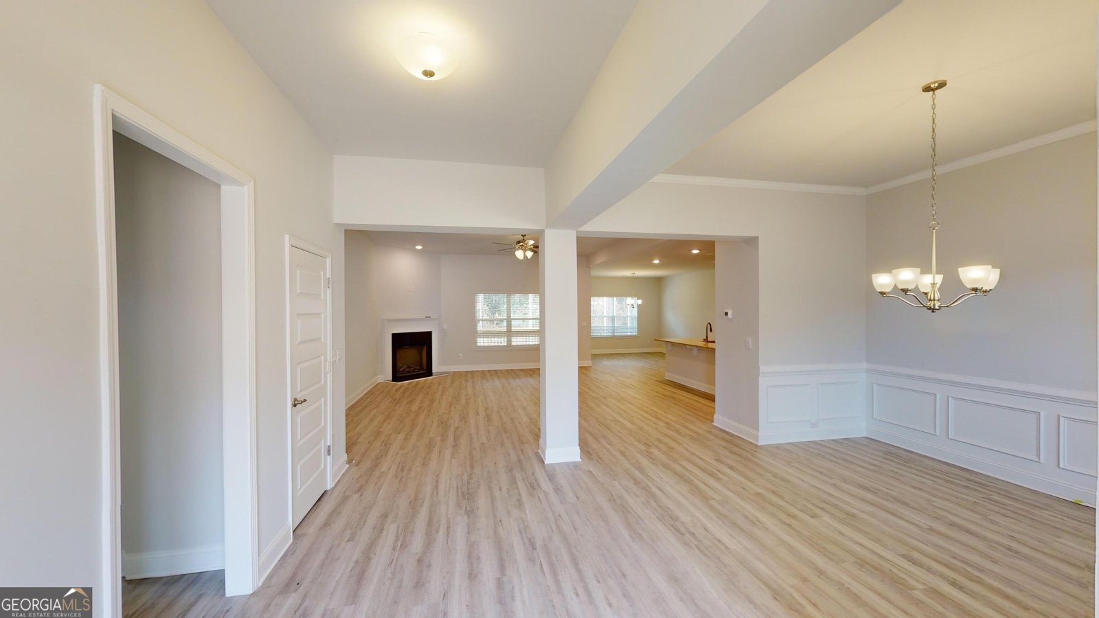 1023 Holliday Pass Griffin - 3