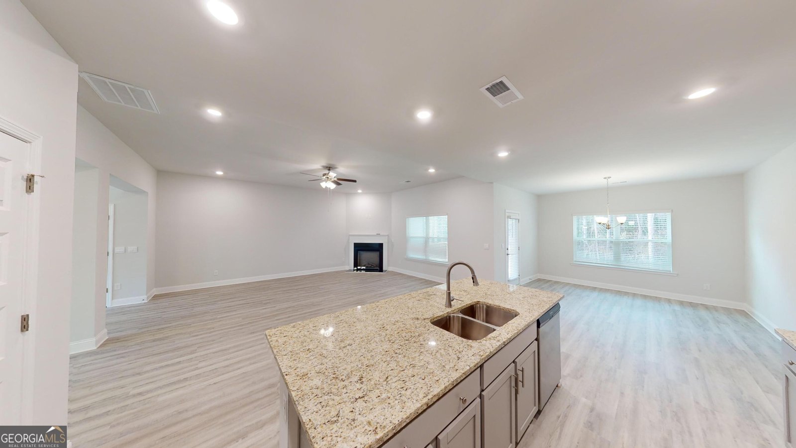 1023 Holliday Pass Griffin - 6