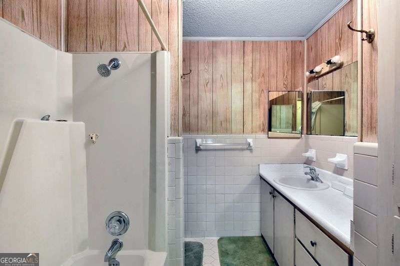 133 Glover (includes 137 & 141 Glover Dr) Drive Brunswick - 21