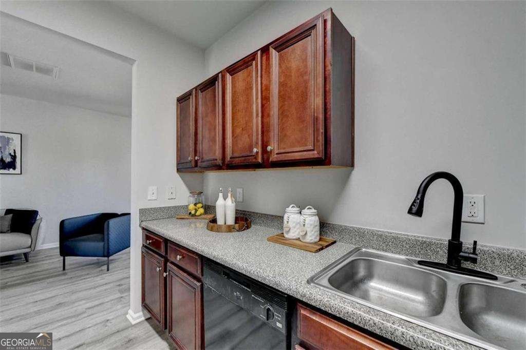 4605 Blue Iris Way Oakwood - 46
